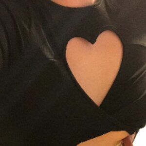 Long Sleeve Heart Shirt Size L/XL Range